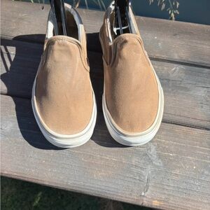 WoMen's vansTan Slip-On Shoes Size 9.5 ready to wear
